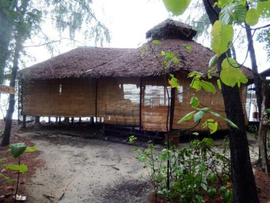 Resort Pulau Macan Eco Village & *